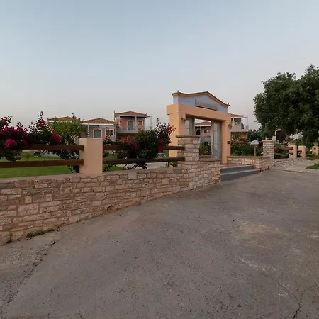 Ta Spitakia Tsarbopoulos *