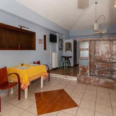 Ta Spitakia Tsarbopoulos Κυπαρισσία