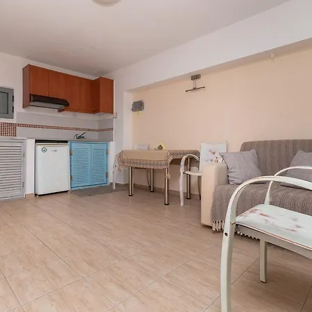 Ta Spitakia Tsarbopoulos *