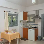 Ta Spitakia Tsarbopoulos * Kyparissia