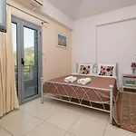 Ta Spitakia Tsarbopoulos