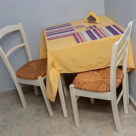 Ta Spitakia Tsarbopoulos شقة