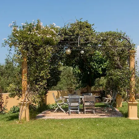 Ta Spitakia Tsarbopoulos * Kyparissia