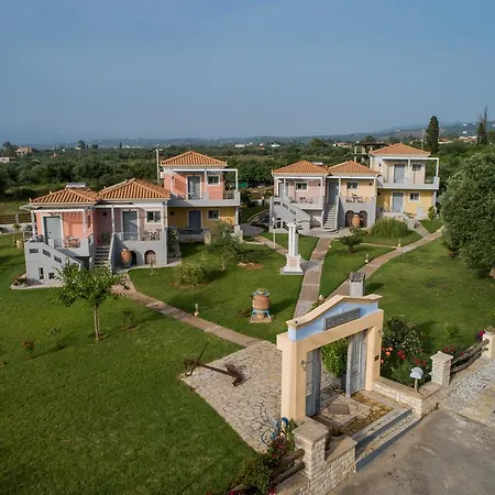 Ta Spitakia Tsarbopoulos * Kyparissia