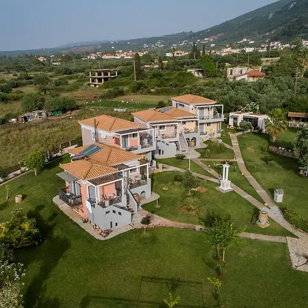 Ta Spitakia Tsarbopoulos Apartment