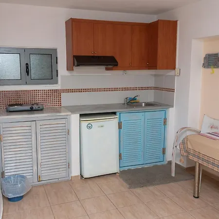 Ta Spitakia Tsarbopoulos * Kyparissia