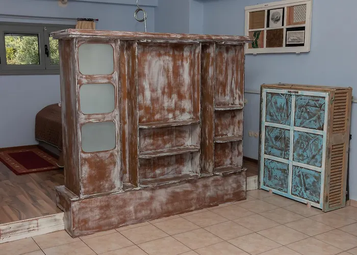 Ta Spitakia Tsarbopoulos Kipariszía