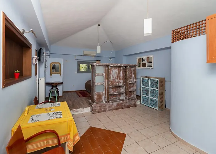 Ta Spitakia Tsarbopoulos *