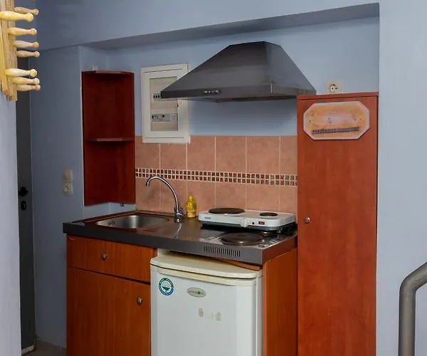 Ta Spitakia Tsarbopoulos Kipariszía