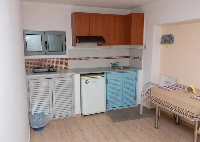 Ta Spitakia Tsarbopoulos * Kyparissia