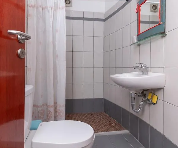 Ta Spitakia Tsarbopoulos * Kipariszía