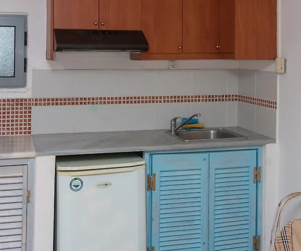 Ta Spitakia Tsarbopoulos