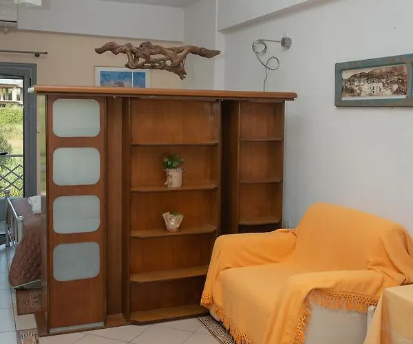 Ta Spitakia Tsarbopoulos